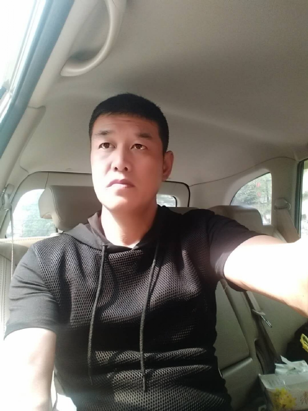 深爱的疯子的第一张照片--湖南蓝颜知己交友网