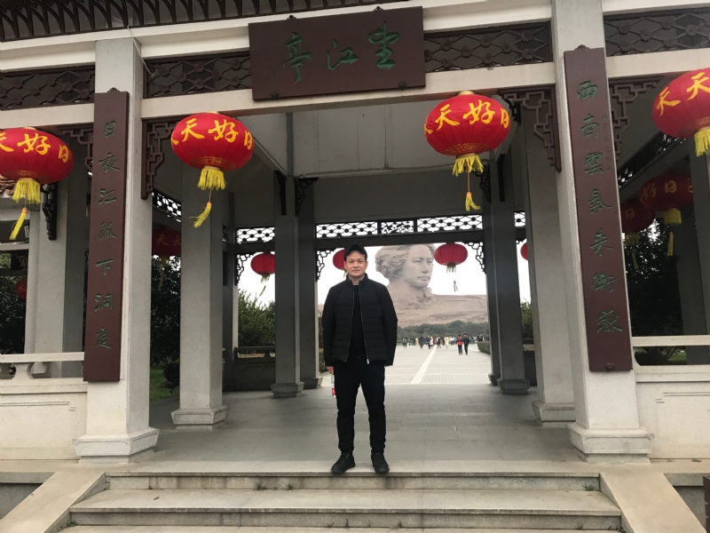 风继续吹的第一张照片--湖南蓝颜知己交友网